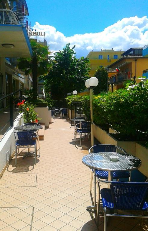 Hotel Universo Rimini Zewnętrze zdjęcie